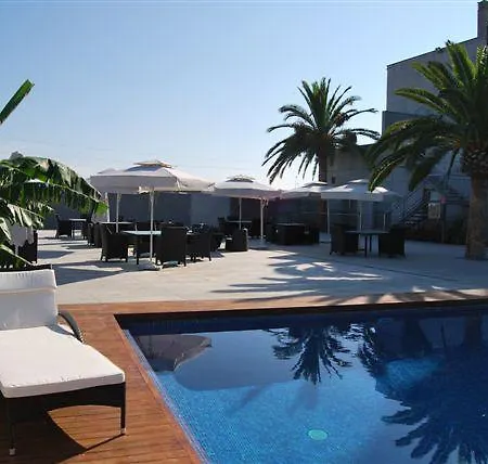 酒店 Cuatro Hermanas 3*