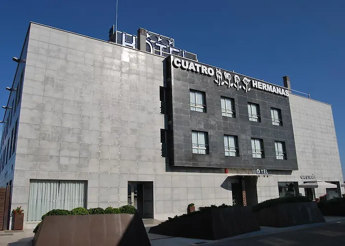 Hotel Cuatro Hermanas 3*