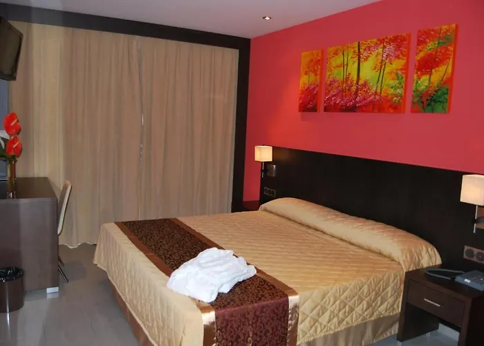 Hotell Cuatro Hermanas 3*